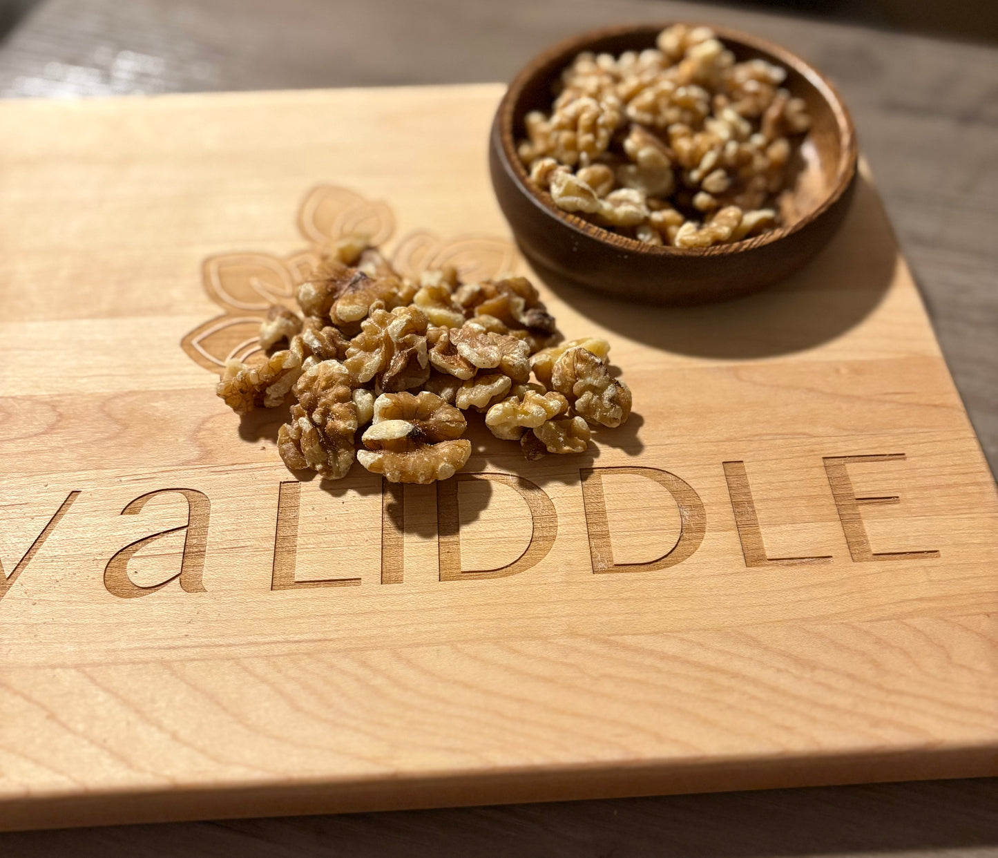 Walnuts, light halves 80%